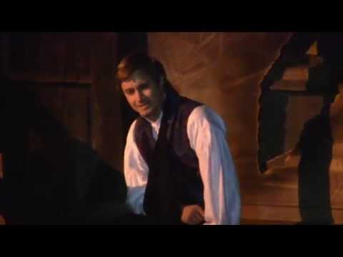 Dunkles Schweigen an den Tischen - Oliver Arno