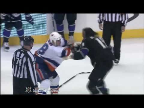 Zenon Konopka vs Kevin Westgarth