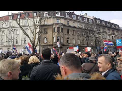 Protuprosvjednici na skupu protiv ratifikacije Istanbulske