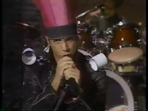 Red Hot Chili Peppers - True Men Don't Kill Coyotes/Get Up And Jump (KTTV Studios 1984)