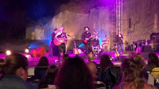 The Waifs - I&#39;m in London Still - Live 2017, Quarry Amphitheater