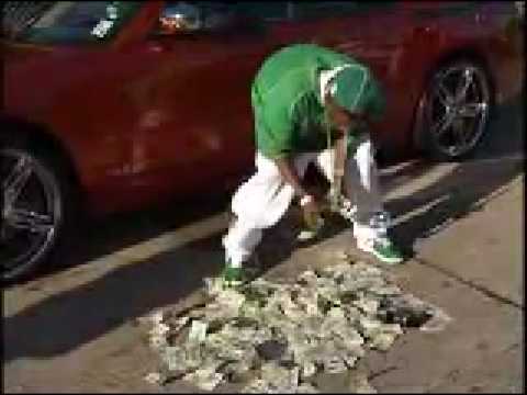 Lil Boosie Flossin counting money