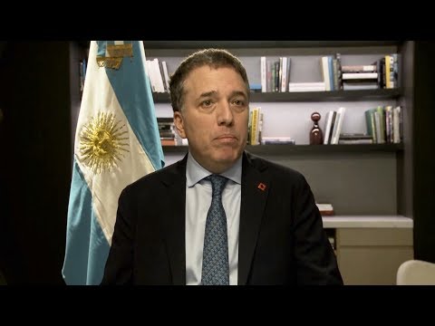 الأرجنتين .. استقالة وزير المالية نيكولاس دوخوفني على إثر انهيار قيمة العملة المحلية