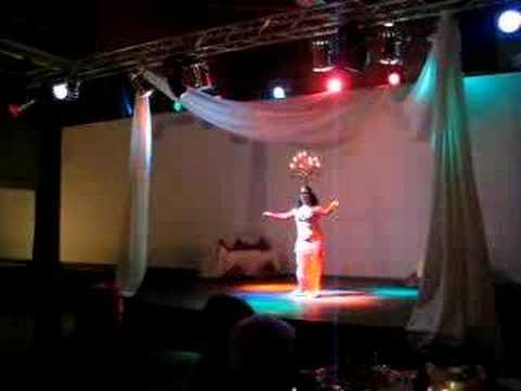 La danza con il candelabro al Salaria Village 15/03/08