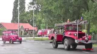 preview picture of video 'Optocht oude en hedendaagse Brandweervoertuigen Rhenen'