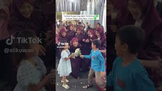 Download lagu Lempar bunga yg dapat 2 bocil mp3 Download lagu Lempar bunga yg dapat 2 bocil mp3