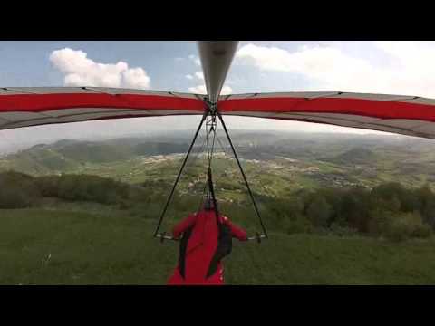 Cornedo Vicentino Volo in Deltaplalo.  Volo di Renato