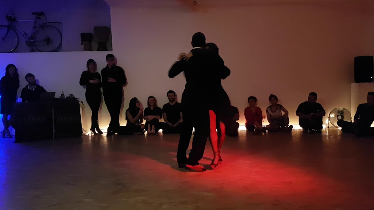 Juan David Vargas L & Paulina Mejia @ Milonga Macondo _ Paris _ Démo 4/5  _  DJ  Nicolas Arribat