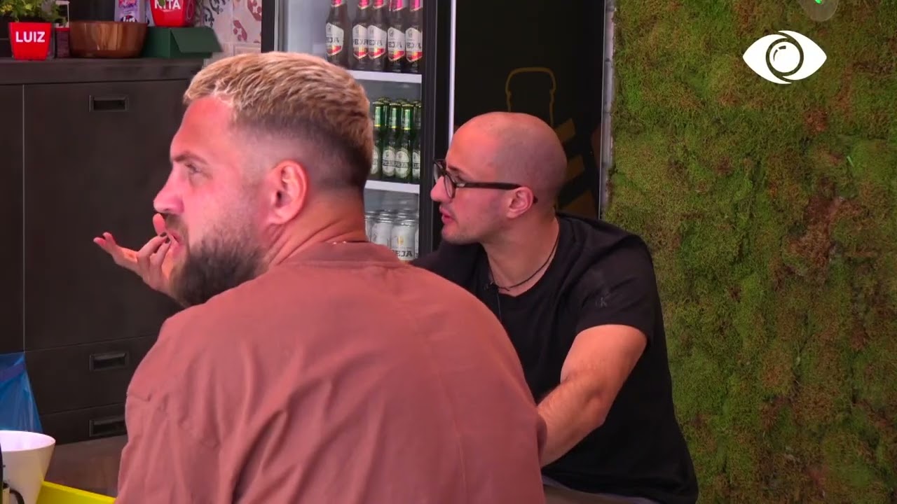 Oltës i kam vënë kryq/ Luizi bisedon me banorët