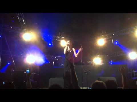 Jaren Cerf performing "Armin van Buuren Feat. Jaren Cerf - Unforgivable" Live @ ASOT 550 Den Bosh