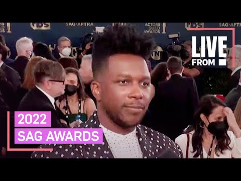 Leslie Odom Jr. Reveals Who's the Best Detective in "Knives Out 2" | E! Red Carpet & Award Shows