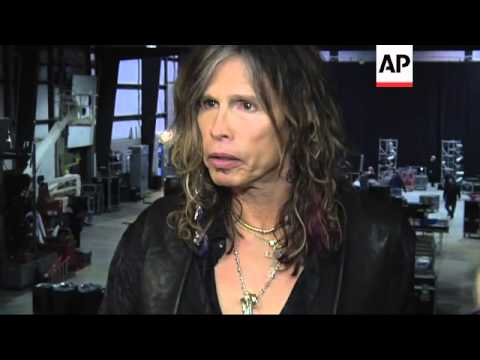 NEW Steven Tyler and Carrie Underwood team up