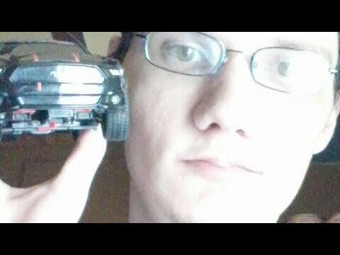 Darien Plays With The Drag on