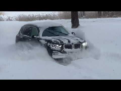 BMW X5 G05 i40 Test Drive in the SNOW