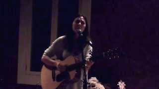 DSCN5869 Heather Maloney at the Isis -- Wrecking Ball