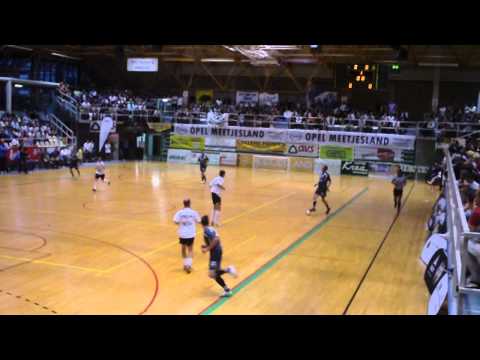 ZWR Evergem - Ronse Bekerfinale Minivoetbal 2011 Tolhuis (1/6)