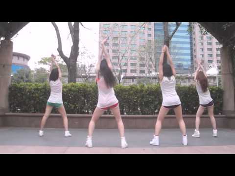 Hello Venus Wiggle Wiggle dance cover by Flashing
