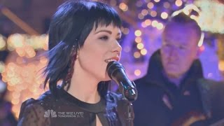 Carly Rae Jepsen - Let It Snow LIVE (Rockefeller Center Christmas Tree Lighting)