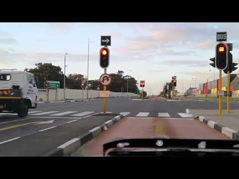 Cape Town medics respond to MVA (Du Noon)