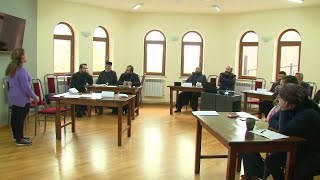 Ինչպես ապրումակցել սգակիր մարդուն. քահանաները սովորում և սովորեցնում են