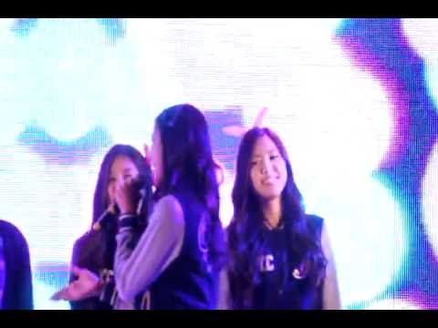 11/09/28 Chorong, Naeun, Hayoung (A Pink) Focus - Wishlist @College Event