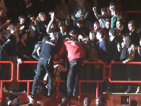 Gossip à Bercy monte dans les gradins