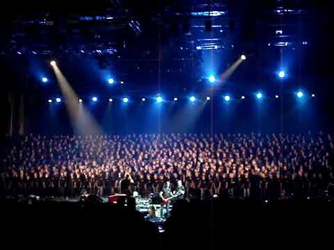 850 collégiens chantent Jean Louis Aubert!!! 2011