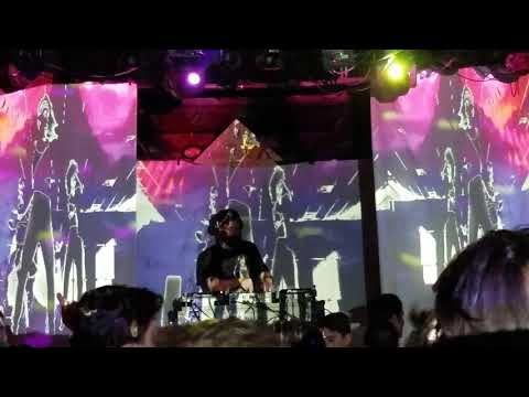 v.Kash visuals with Steve Darko at The middle East