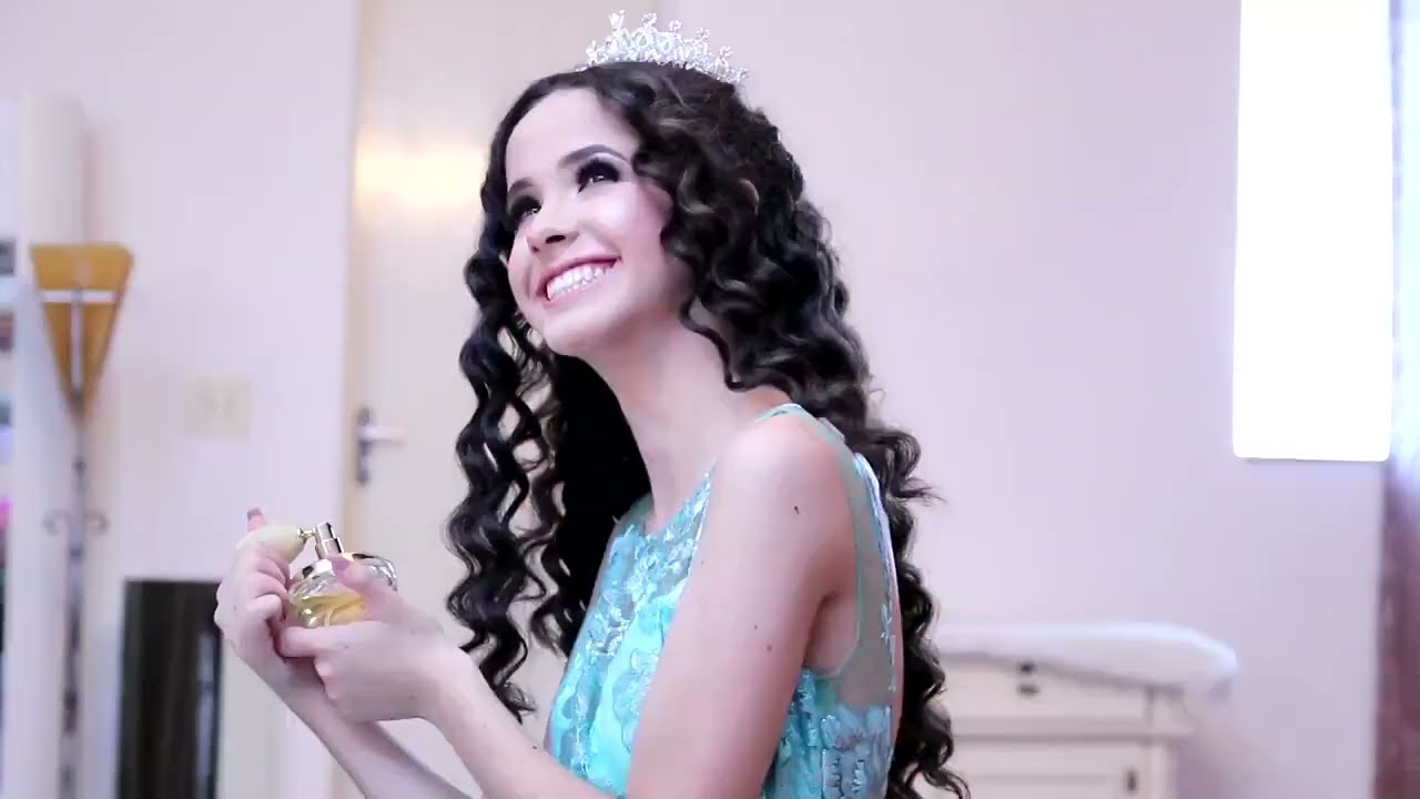 Ana Beatriz - Quinceañera Transgender.