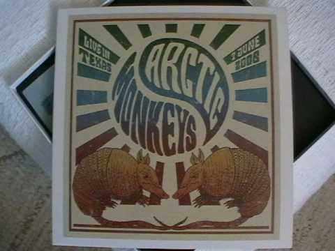 Arctic Monkeys - 01 Riot Van (Live in Texas)