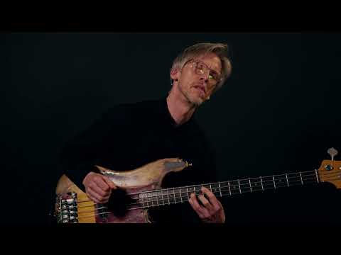 J.S.Bach Cello Suite No. 5, Prelude - Solo Electric Bass