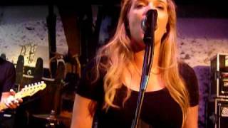 Takida- The things we owe  (med Robbans syster Linn)