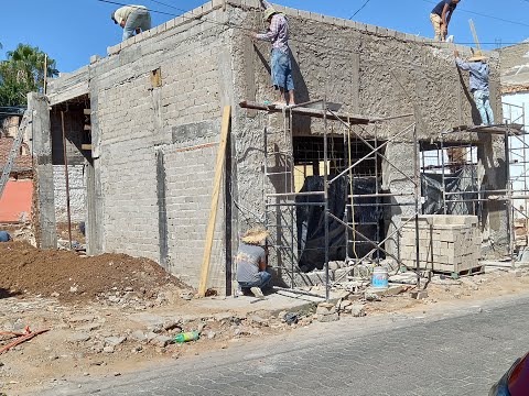 Chief bricklayer VS Chief hitman