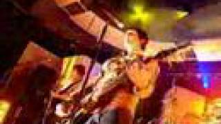 Ash - Burn Baby Burn (Live on Pepsi)