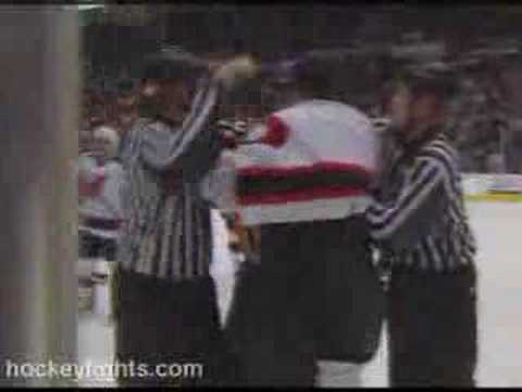 Mark Fraser vs Chris Simon