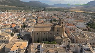 preview picture of video 'Teatro e Iglesia del Convento de Santo Domingo en Huéscar, Granada'