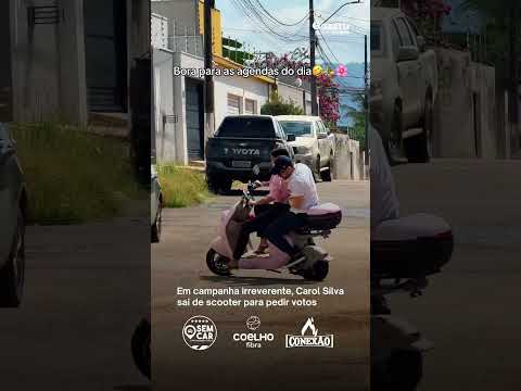 Em campanha irreverente, Carol Silva sai de scooter para pedir votos