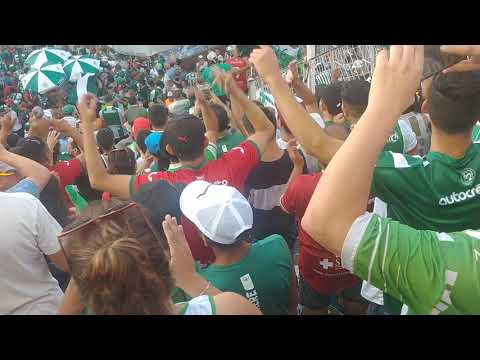 "Entrada de la banda de lafe vs estudiantes copa argentina tremendo!!!" Barra: La Barra de Laferrere 79 • Club: Deportivo Laferrere