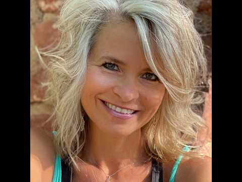 Sunny Dawn Johnston at Unity of Phoenix, 4/19