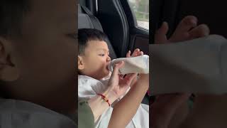 Download lagu Minum susu pakai Dodot. #anak #babykids #gemoy #anakanak #belajar #anaklucu #adamganteng #mommy mp3