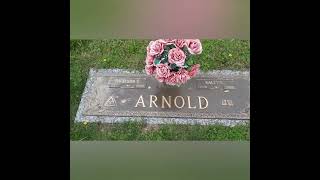 The grave of Country Music Icon Eddy Arnold and his wife Sally Arnold. They married in 1941 #rip