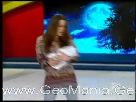 Tkveni Show -  Rogor Adzineben Cnobili Adamianebi Bavshvs