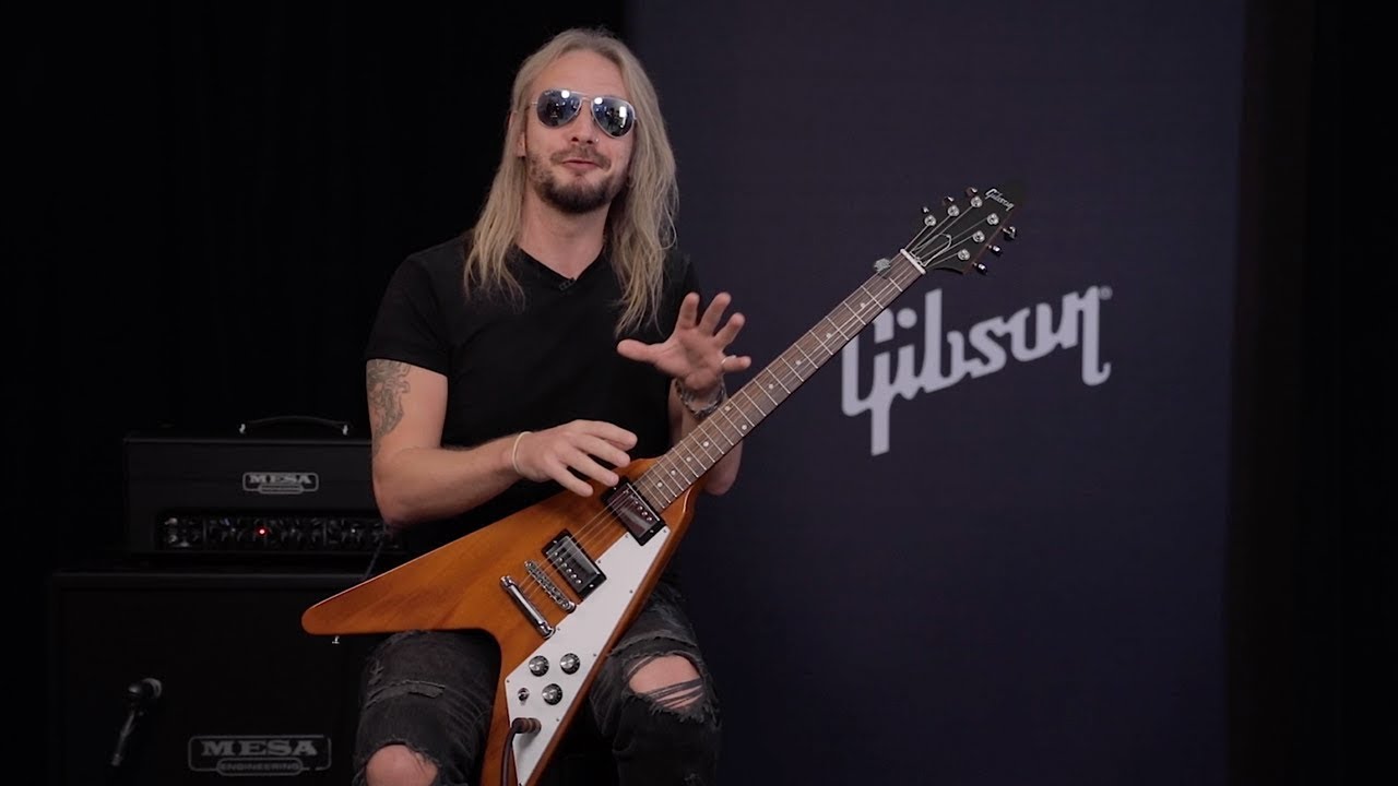 Richie Faulkner of Judas Priest Demos The Gibson New Flying V - YouTube