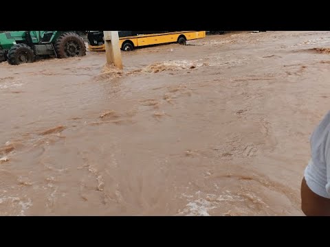 Diamante do Sul - Temporal alaga ruas e invade casas e empresas