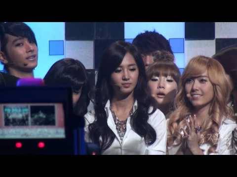 [Fancam] 091231 Yuri SNSD - Interview