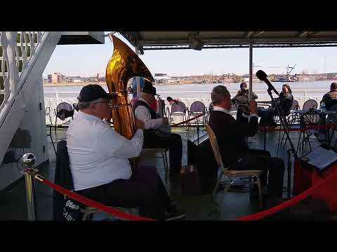 Spirit of New Orleans riverboat jazz ensemble