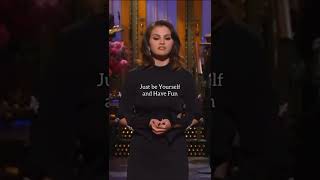 Selena Gomez Impersonates Miley Cyrus in SNL Monologue