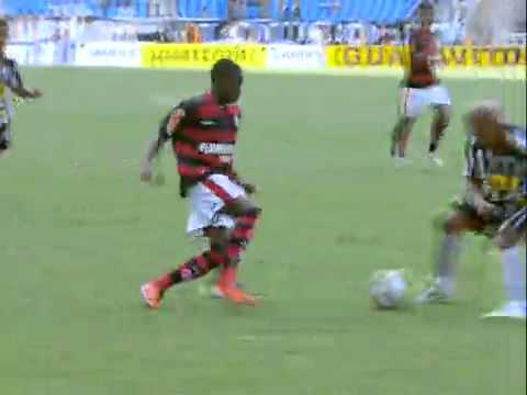 Caneta do Negueba no Arevalo