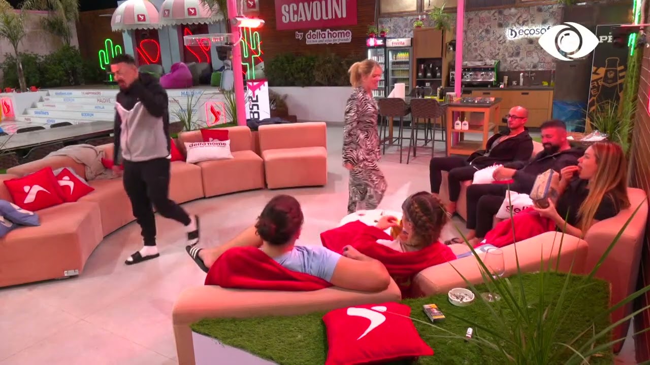 Lorenci këndon dhe vallëzon me Keisin