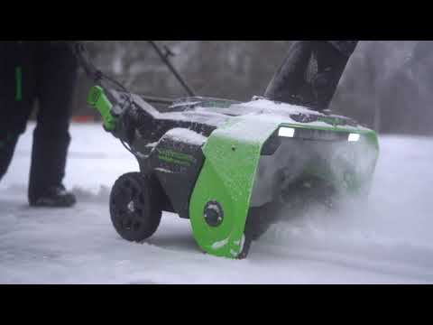 Аккумуляторный снегоуборщик Greenworks GD82STK5